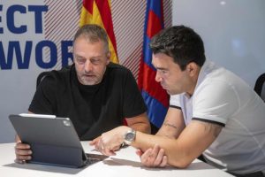 برشلونة يحسم موقفه من التوقيع مع ألفاريز في يناير