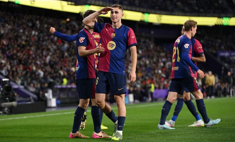 فيرمين لوبيز يحتفل بهدفه مع برشلونة