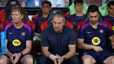 هانز فليك مدرب برشلونة في مباراة ليفانتي