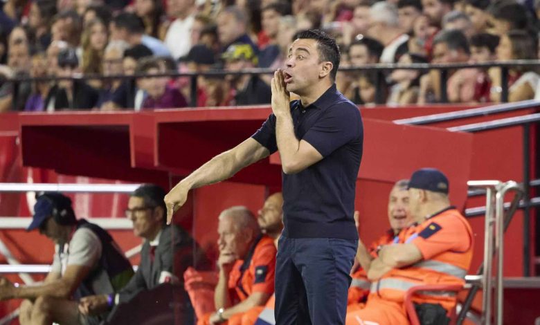 تشافي هيرنانديز لاعب ومدرب برشلونة السابق