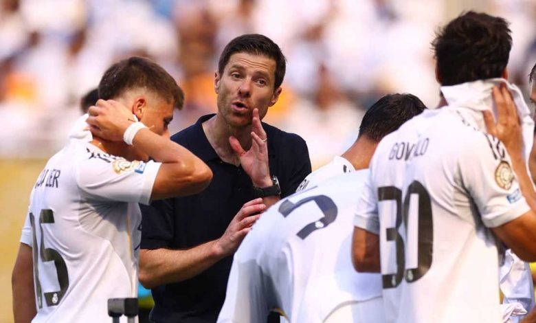 تشابي ألونسو يحدد نقطة ضعف برشلونة ويطالب لاعبي ريال مدريد بمهاجمتها في الكلاسيكو
