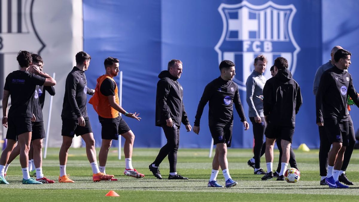 لاعبي برشلونة في التدريبات