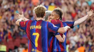بسبب الإيقاف.. تأكد غياب نجم برشلونة عن مواجهة فينورد في دوري الأبطال