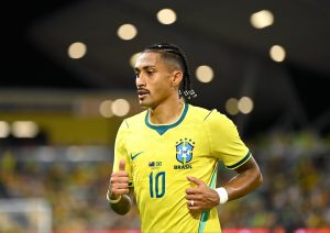 تأكدت أسوأ المخاوف.. الاتحاد البرازيلي يعلن تشخيص إصابة رافينيا ويعيده إلى برشلونة