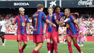 جماهير فالنسيا وقفت وصفقت للاعب واحد من برشلونة رغم هزيمة فريقها بخماسية