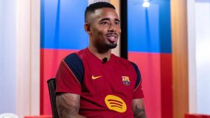 «قلة من الناس يعرفونه».. جابرييل جيسوس يختار أكثر لاعب أدهشه في برشلونة