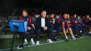 منبوذ فليك يدرس الرحيل عن برشلونة في يناير بعد تصرفه معه في مباراة خيتافي